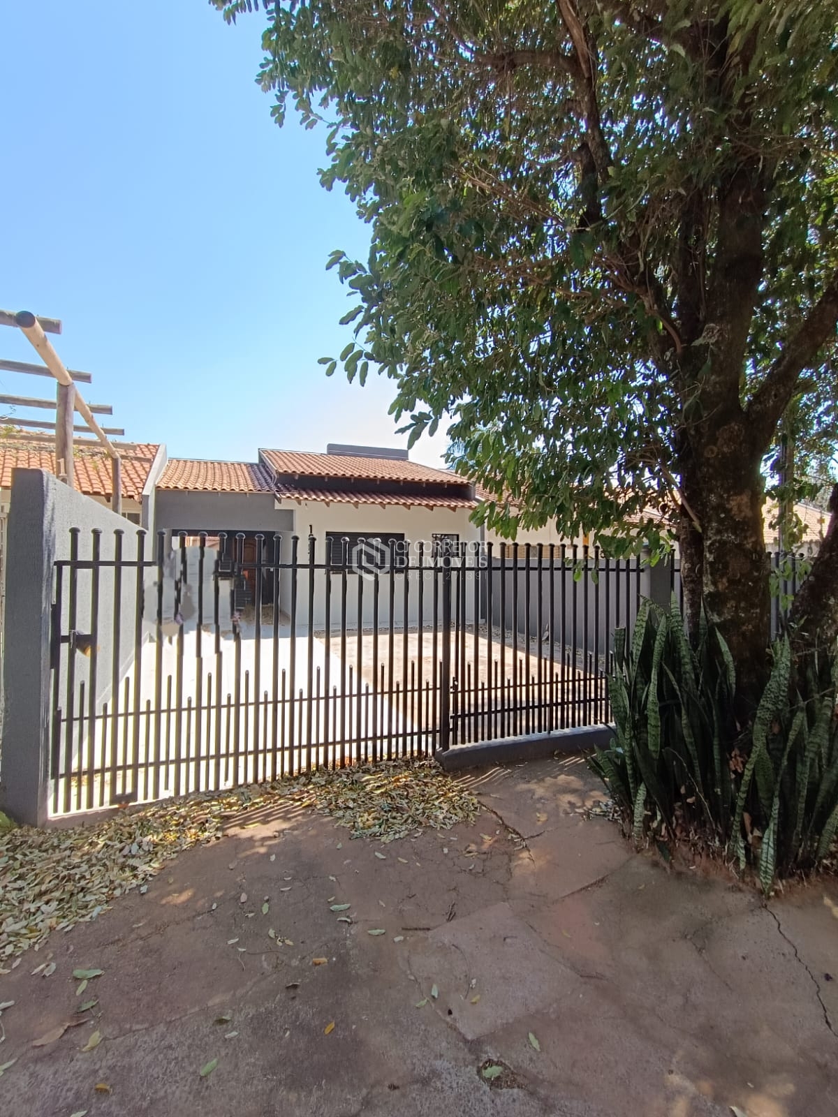 CASA À VENDA NA ZONA 01 – CIANORTE/PR